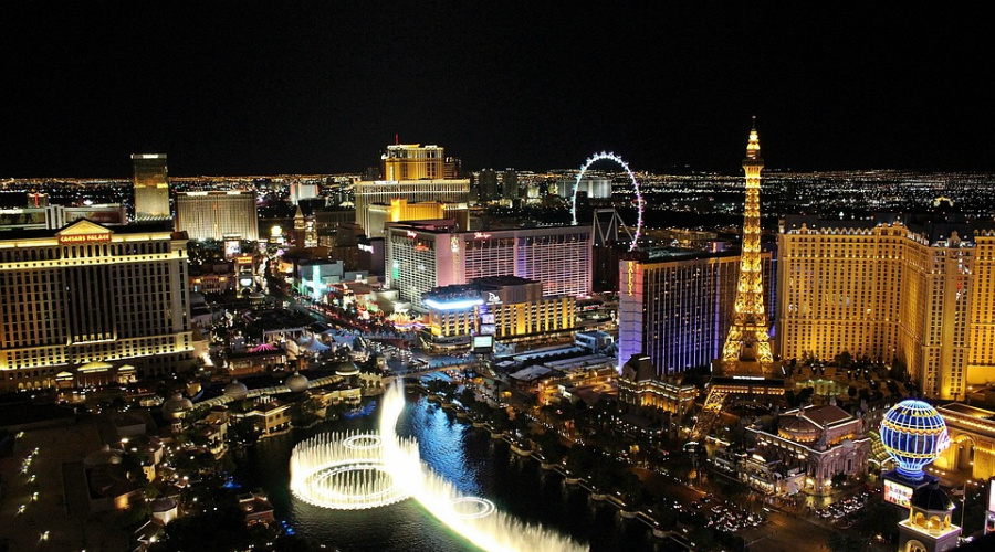 las vegas by night